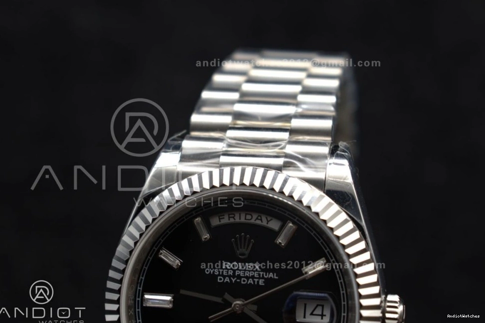 A Weight Crystal Black Dial 40 GSF on Bracelet SS Gain DayDate 718 President Bright 1002